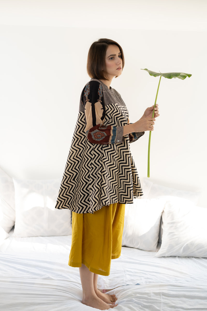 Bias Tunic - Black