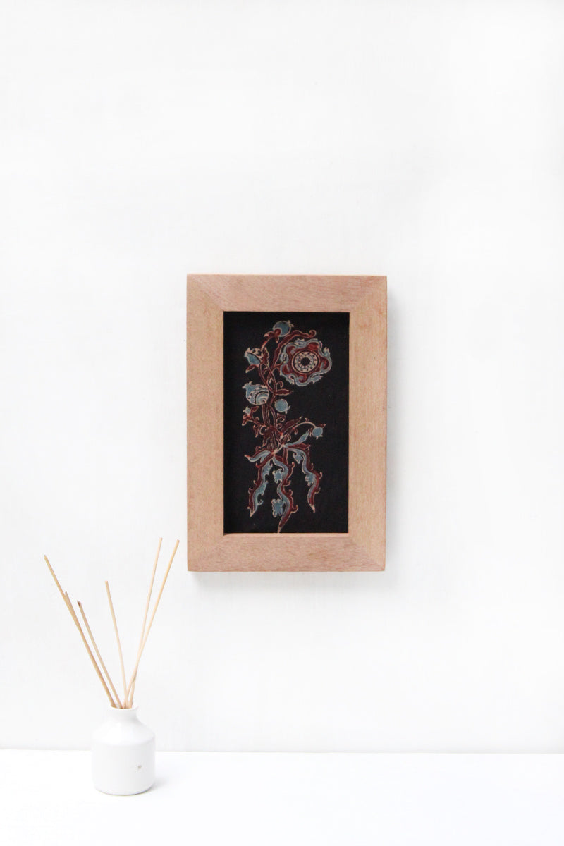 Wooden Frame with Floral Motif 07