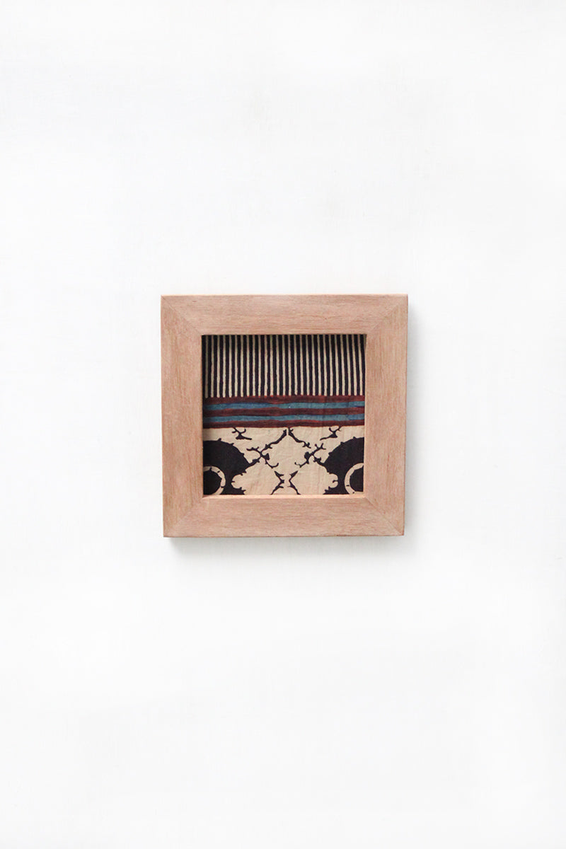 Wooden Frame with Stripe Motif – 09