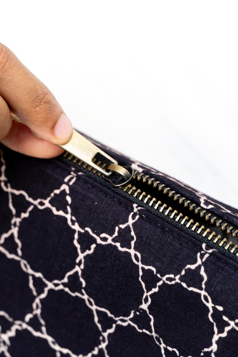Holdall Pouch - 03