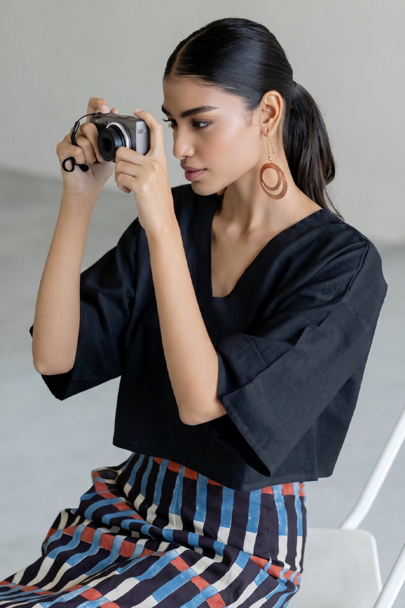 Basic Top - Black V Neck