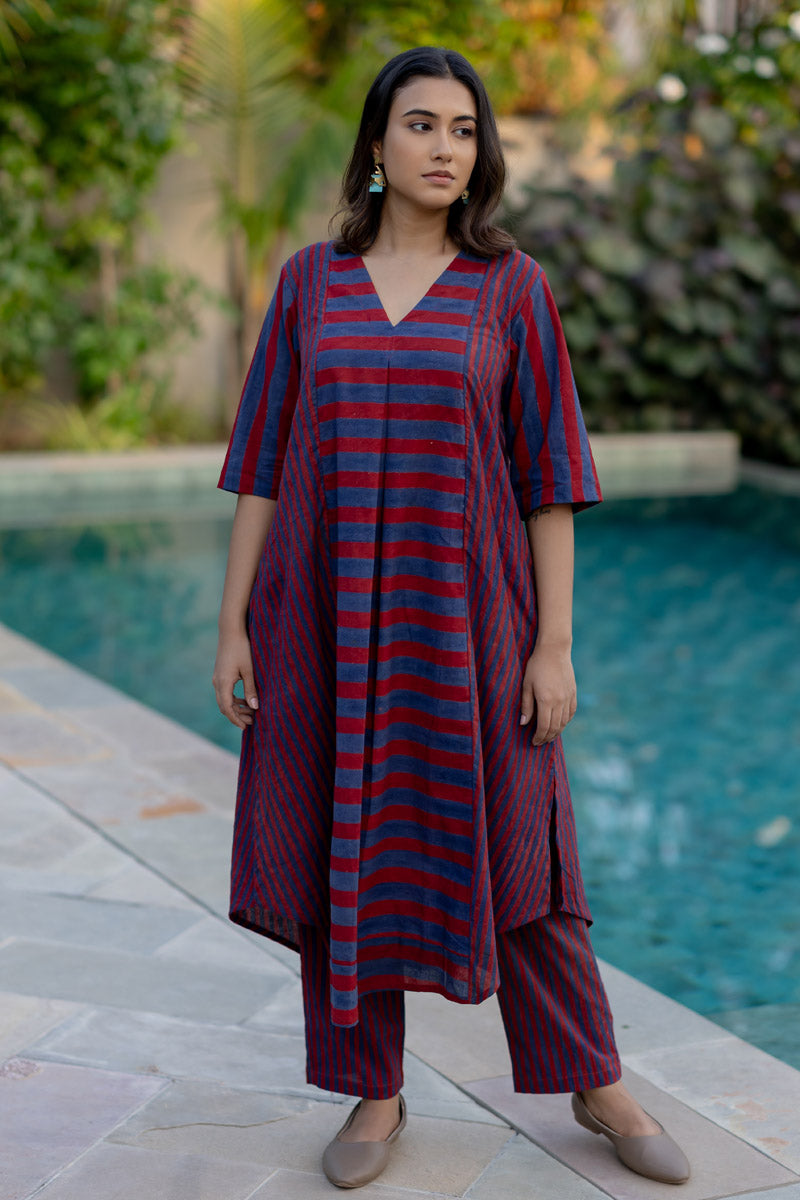 V Neck Panelled Kurta Set of 2 - Madder Bloom