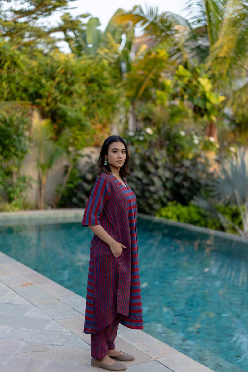 V Neck Panelled Kurta Set of 2 - Madder Bloom