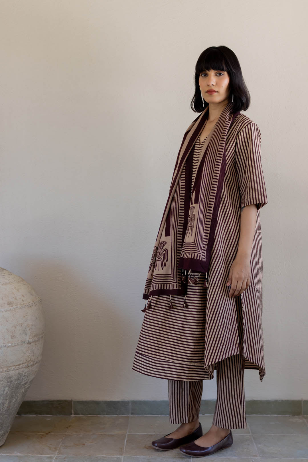 V Neck Panelled Kurta Set of 3 - Maroon meadow