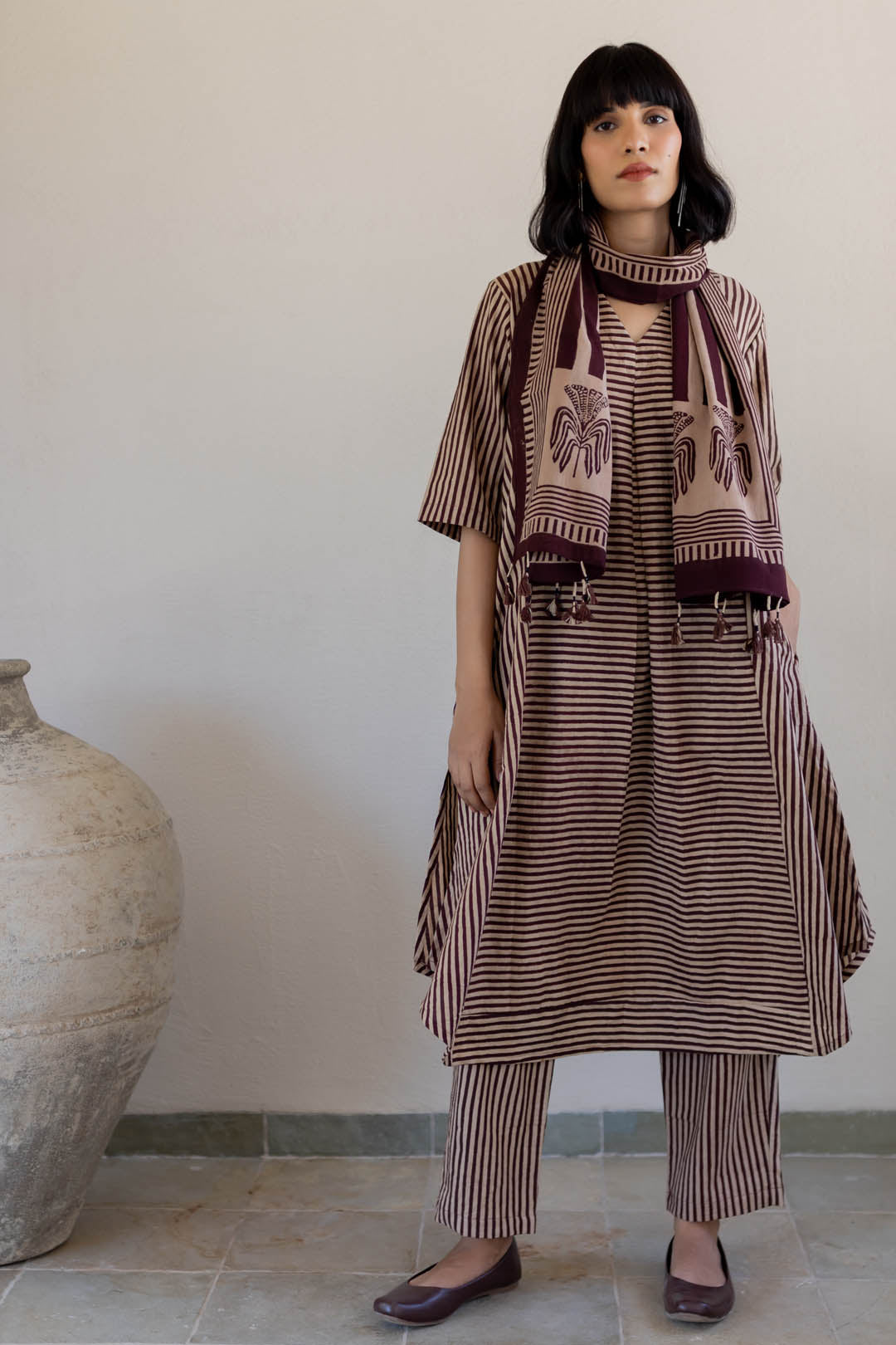 V Neck Panelled Kurta Set of 3 - Maroon meadow