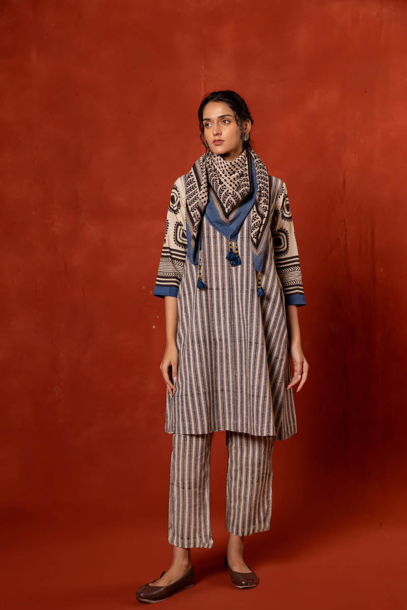 Set of 3 - Kurta, Pant & Scarf - Asa 17