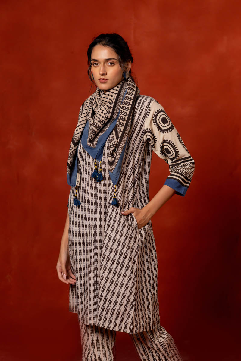 Set of 3 - Kurta, Pant & Scarf - Asa 17