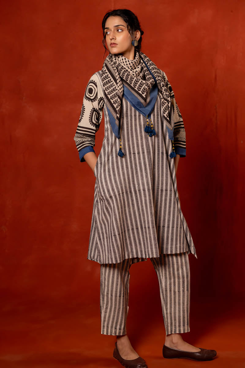 Set of 3 - Kurta, Pant & Scarf - Asa 17