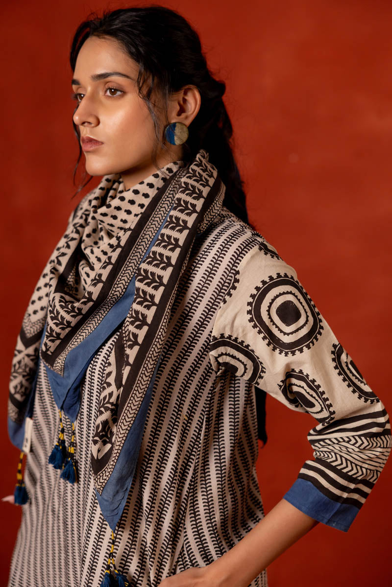 Set of 3 - Kurta, Pant & Scarf - Asa 17