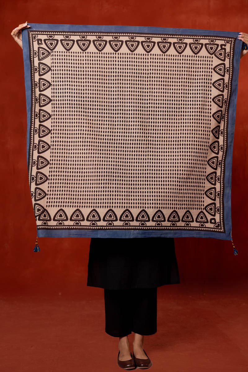 Set of 3 - Kurta, Pant & Scarf - Asa 10