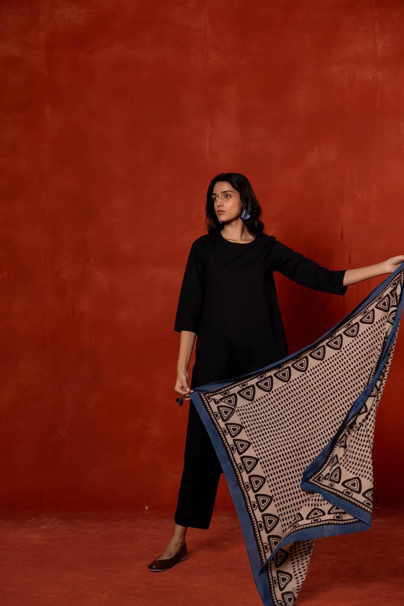 Set of 3 - Kurta, Pant & Scarf - Asa 10