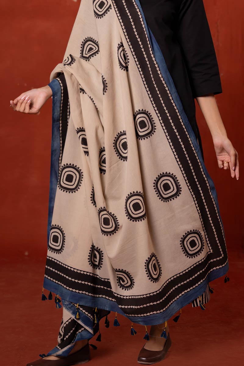 Cotton Dupatta - Aki