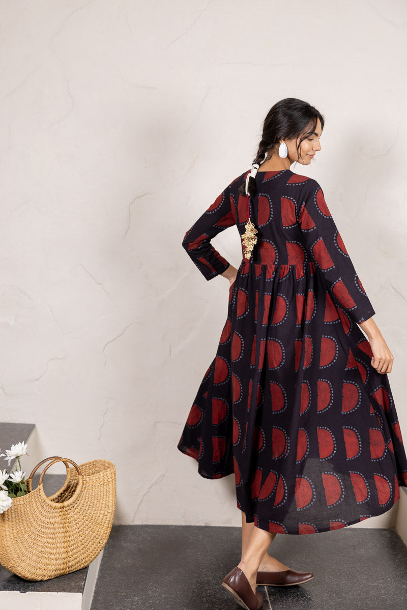 V neck Flared Dress - Zar Black