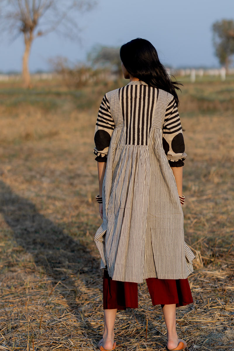 Side Pleat Kurta - Neer