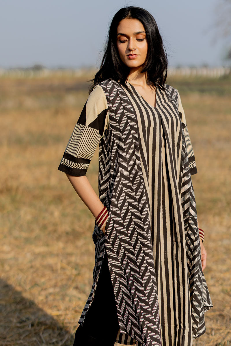 V Neck Panelled Kurta - Lehar