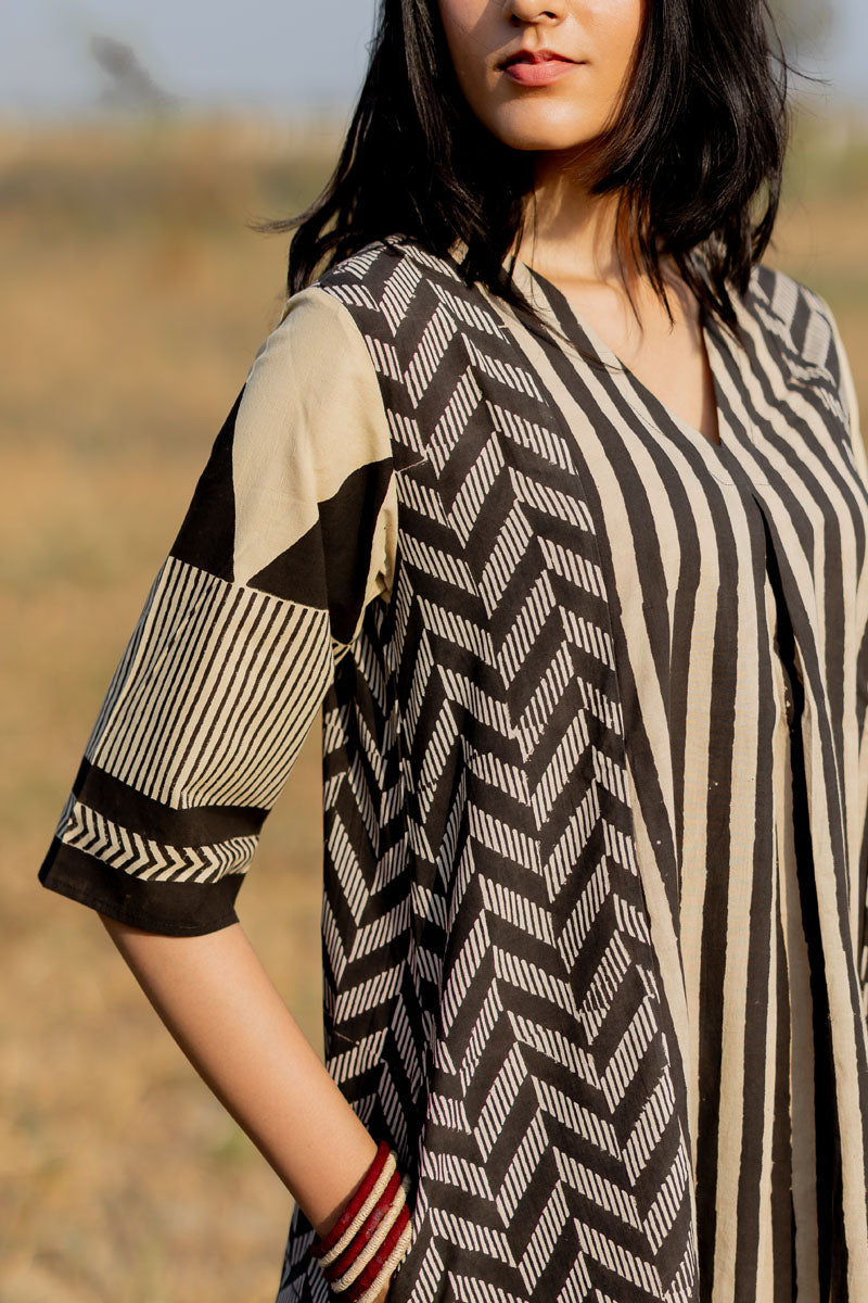 V Neck Panelled Kurta - Lehar