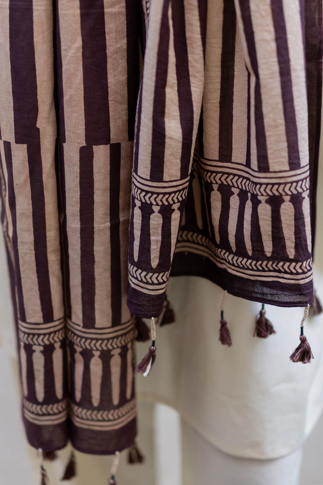 Cotton Stole - Maroon meadow 02