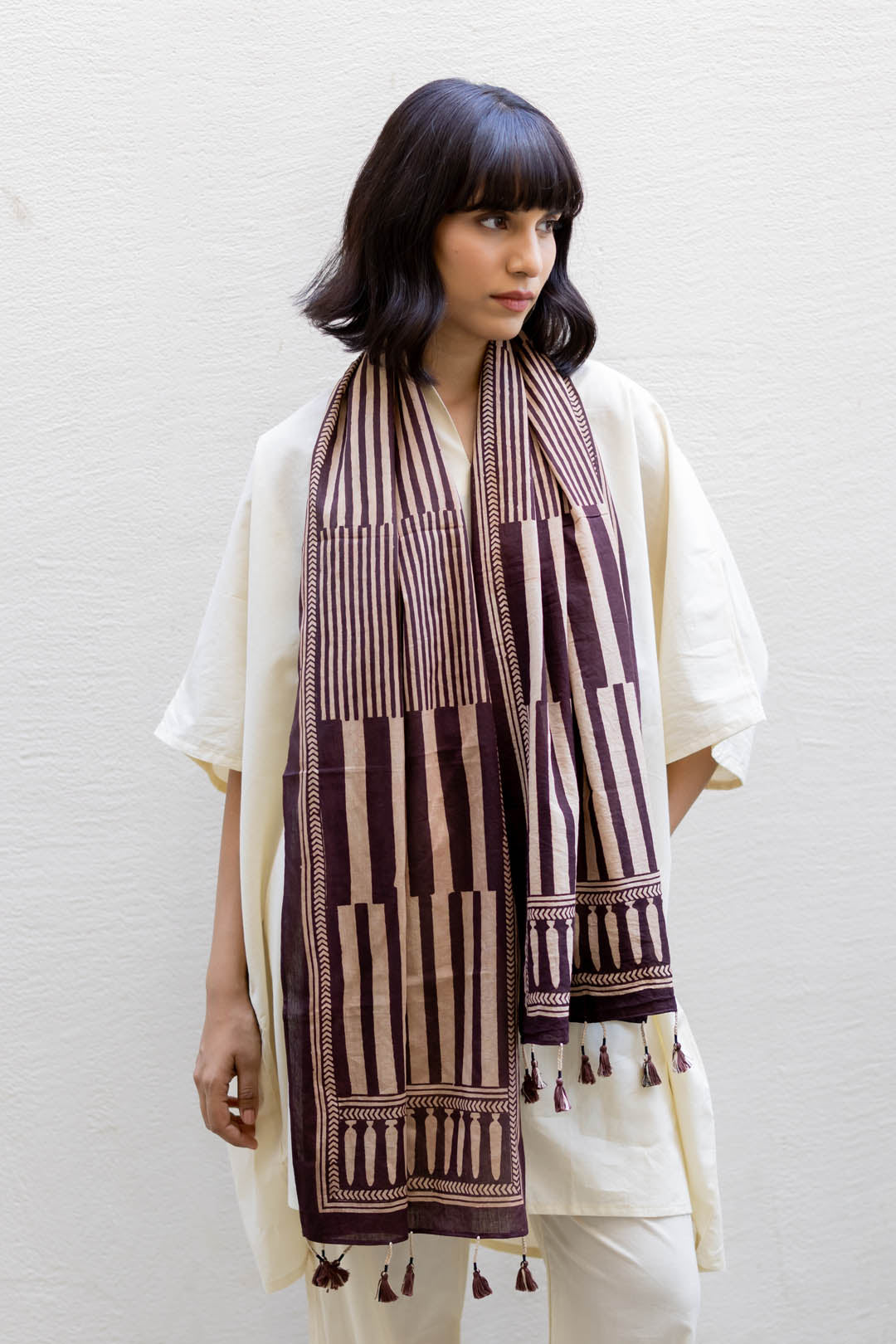 Cotton Stole - Maroon meadow 02