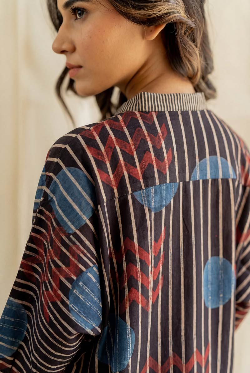 Freesize Antifit Top -Black Playful Geometry