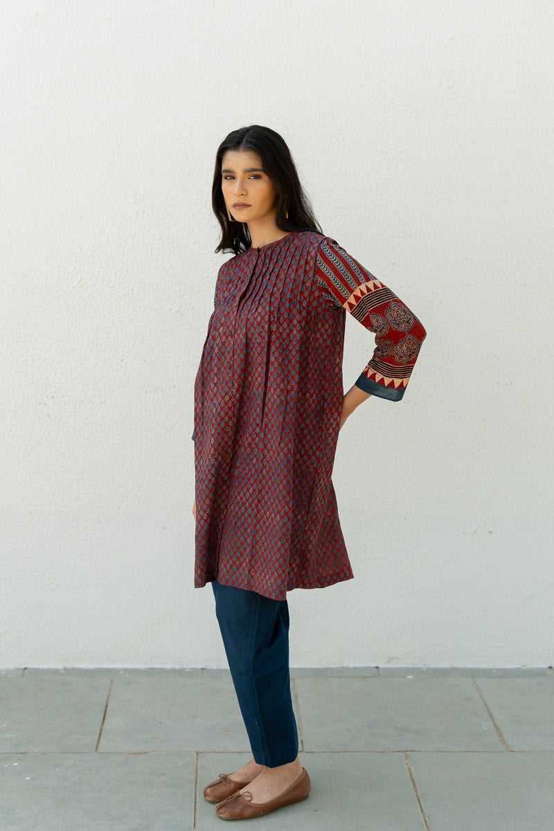 Short Pintuck Kurta - Oni Red