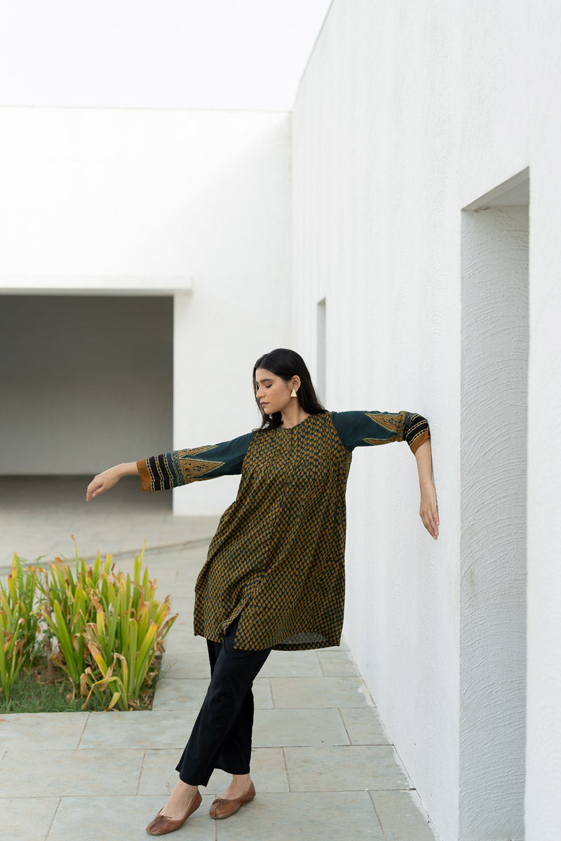 Short Pintuck Kurta - Ark Forest Green