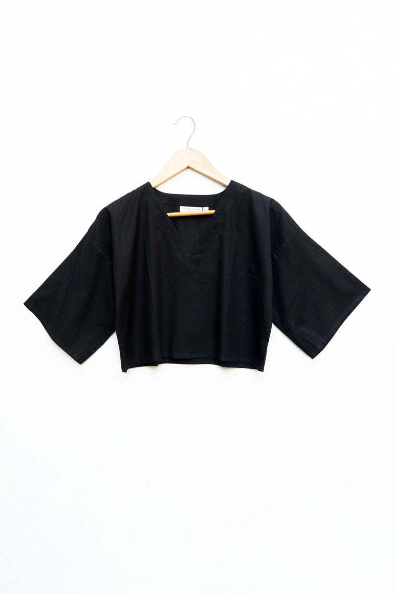 Basic Top - Black V Neck SS